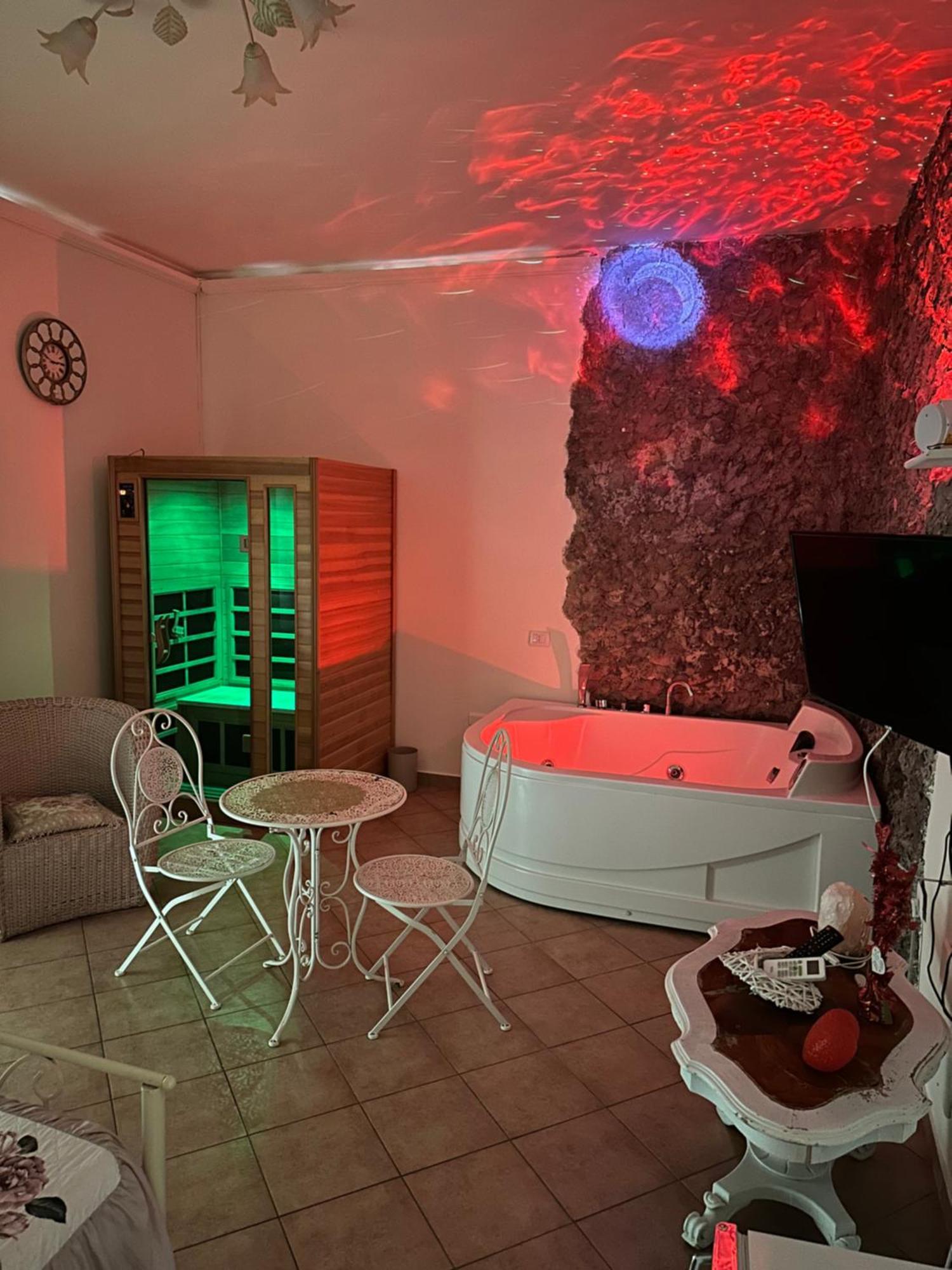85m² 3 slaapkamer, 3 privé badkamer Appartement in Casagiove Caserta Buitenkant foto